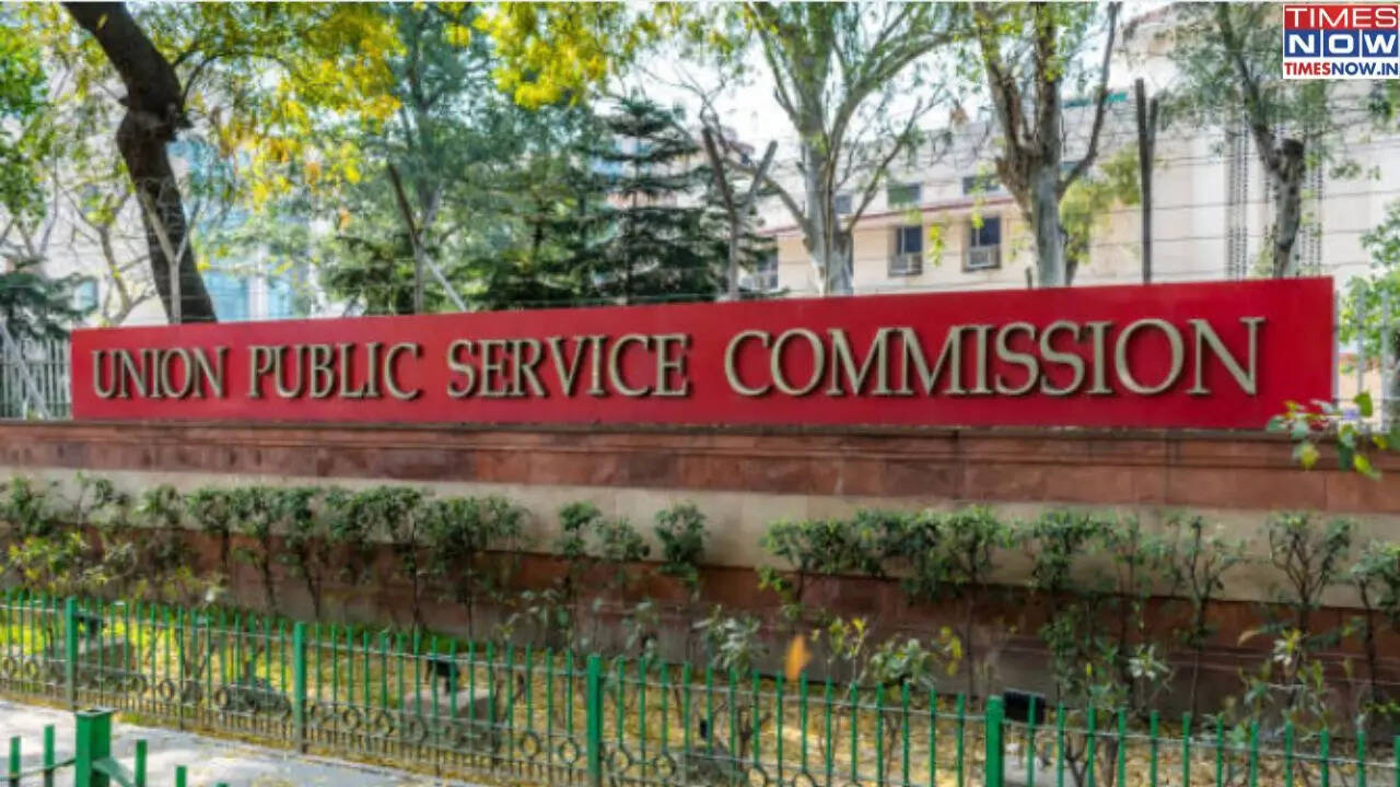 Delhi CM Rekha Gupta honours 56 UPSC toppers, highlights need for ...