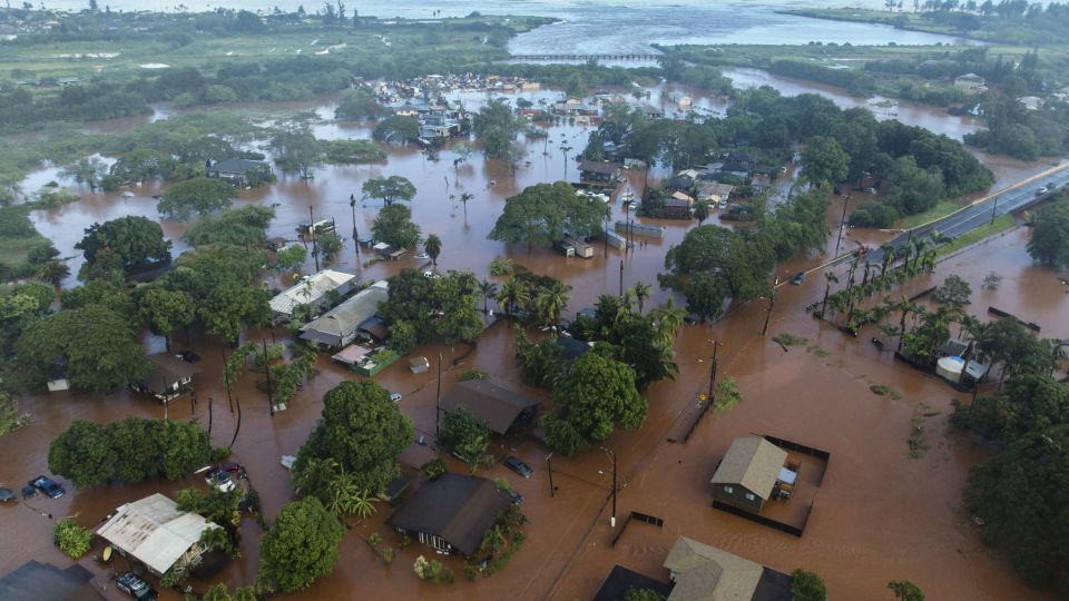 Over $1 billion of damage: Hawaii governor reveals toll of catastrophic flooding<br>