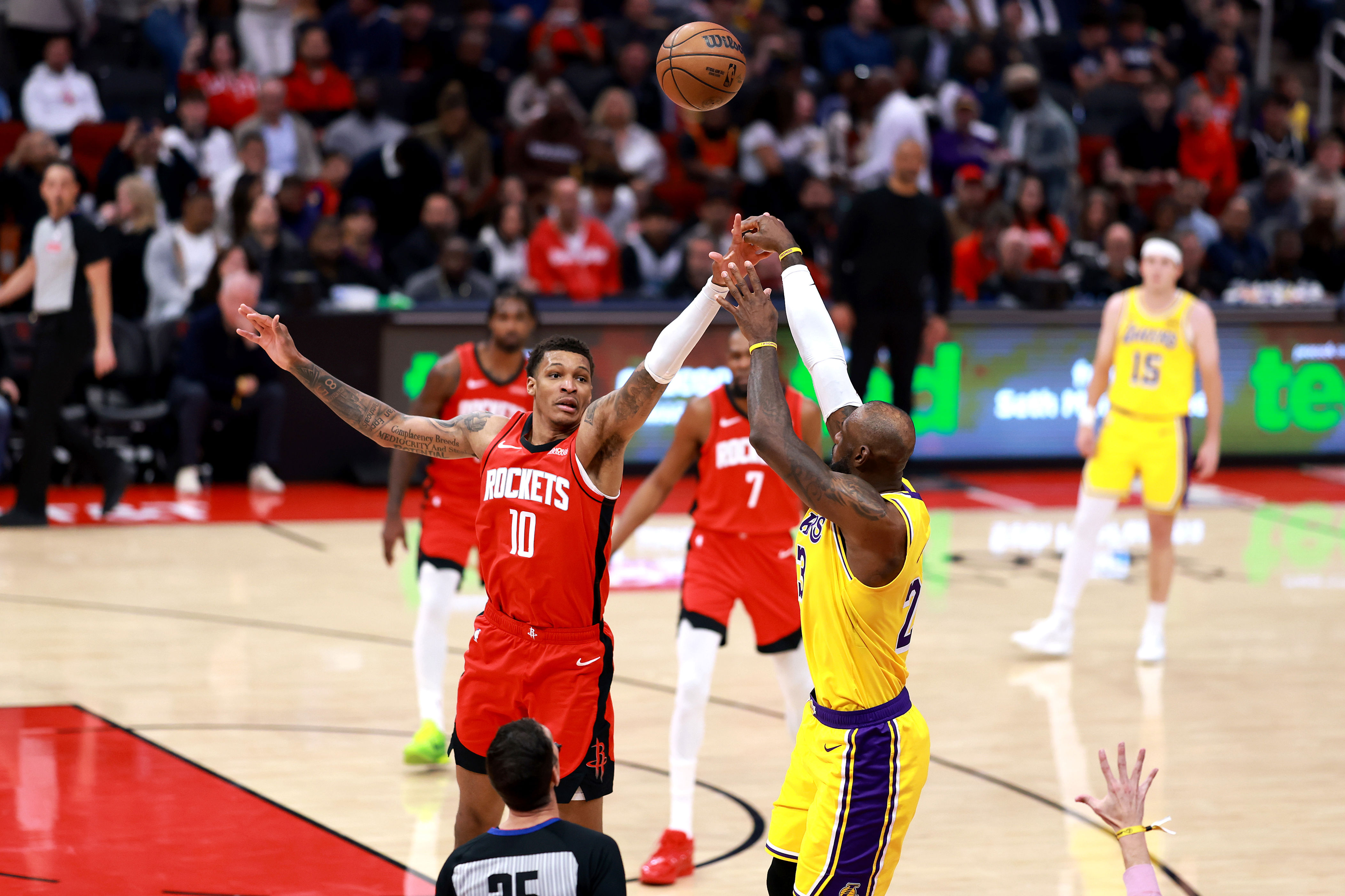 LeBron James’ versatility is fueling his downsized role