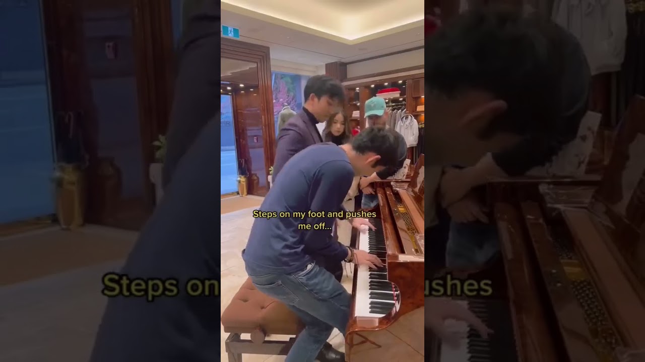 I interrupted Aylex Thunder’s piano magic 🎹