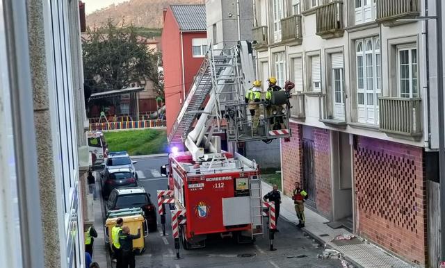 Dos menores heridos, uno de gravedad, tras caer desde un primer piso en ...
