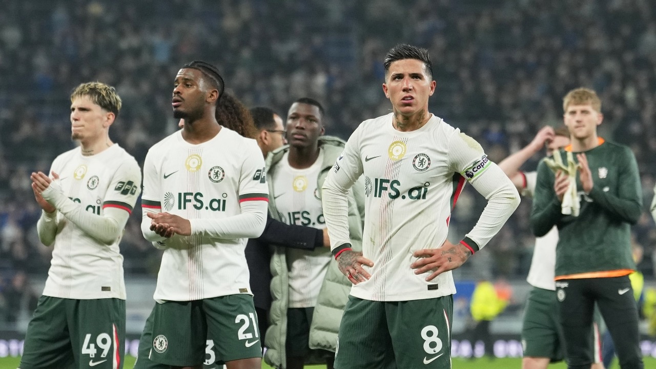 Chelsea thrashed by Everton, Liverpool