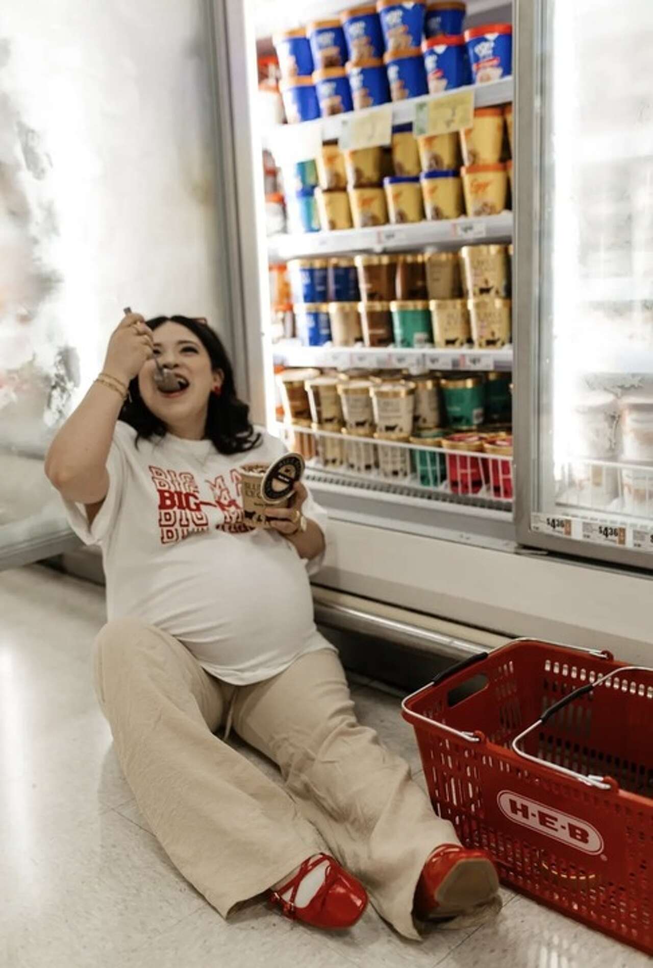 San Antonio mom goes viral after turning H-E-B trip into maternity ...