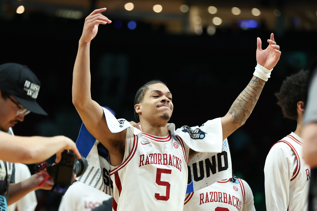 Acuff scores 36 as Arkansas holds off No. 12 seed High Point 94-88 to ...