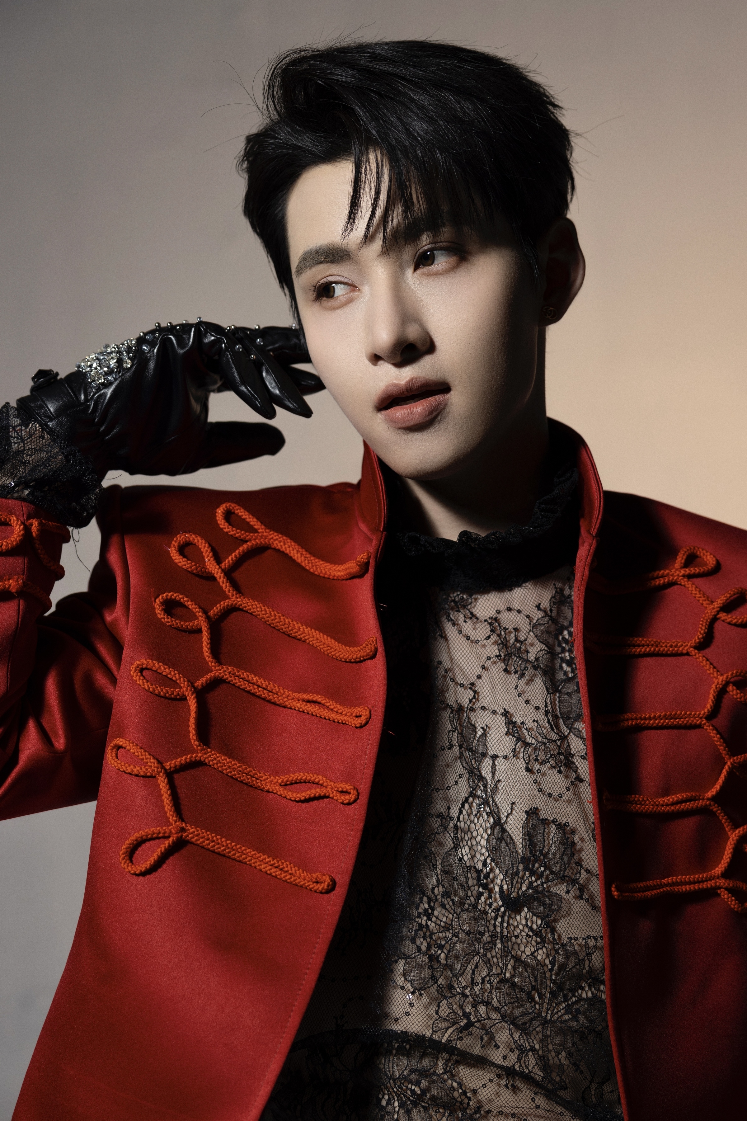 Hùng Huỳnh học hát dân gian đương đại cùng Hòa Minzy