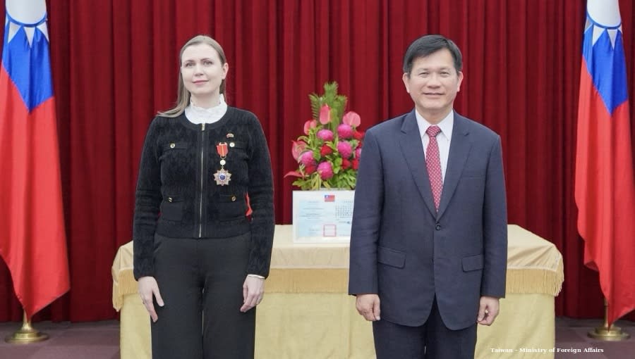 Taiwan honours visiting Lithuanian MP<br><br>