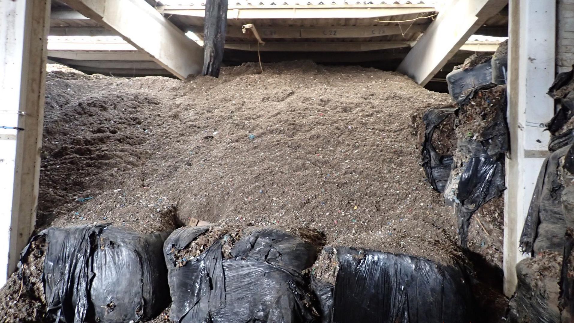 Waste site at industrial unit closed by authorities<br><br>