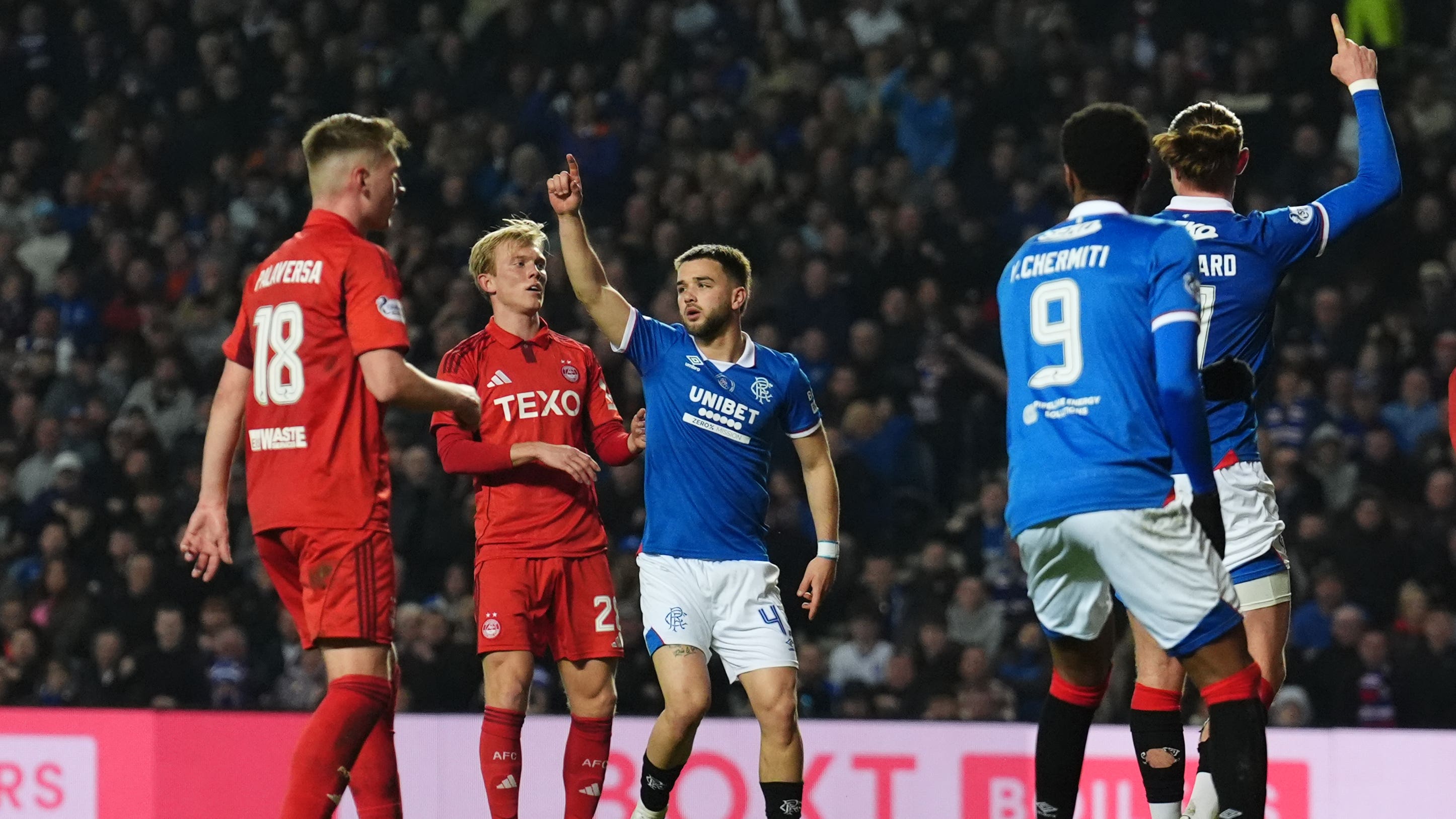 Rangers dominate Aberdeen to maintain pursuit of Premiership title