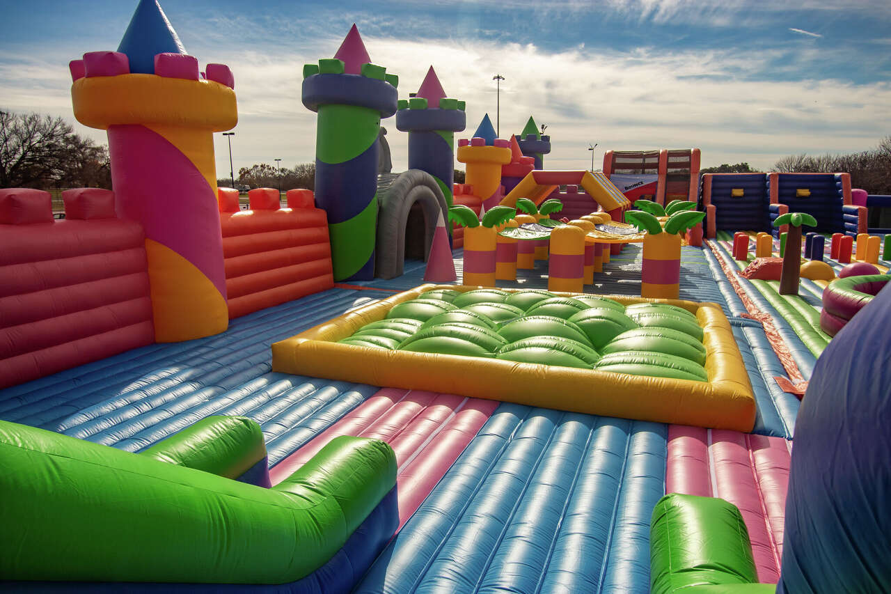 Epic Bounce inflatable theme park opens in San Antonio for two weekends