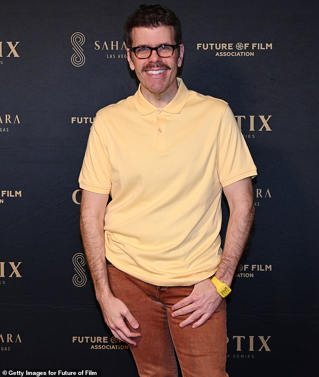 AA1Z8lDu Perez Hilton's Secret Health Emergency Lands Him in the Hospital