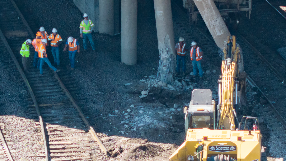 Train derailment shuts down northbound I-135. Here