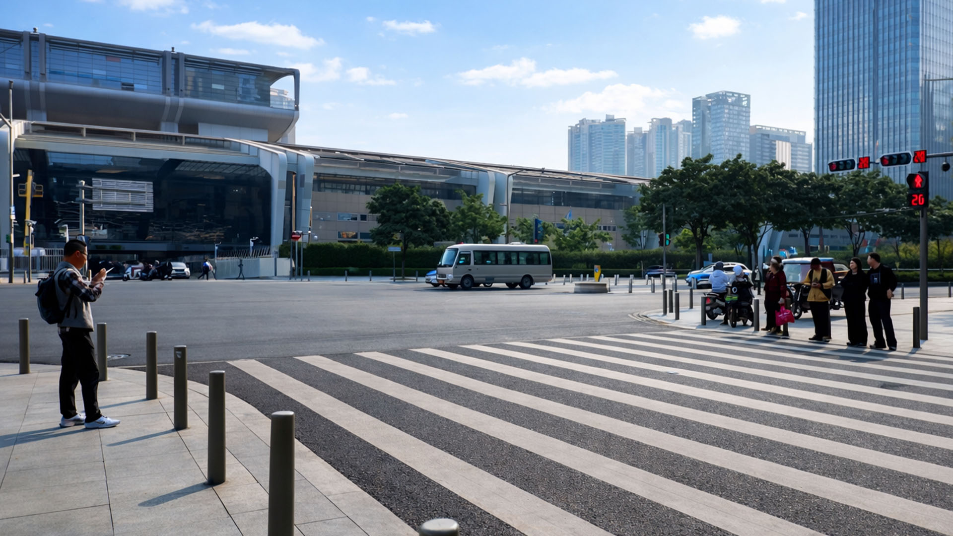 中國的城市規劃有效地將車輛和行人分開。