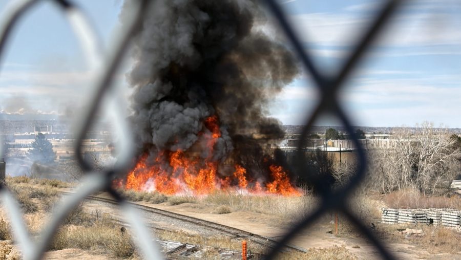 Fire crews extinguish large grass fire in Commerce City
