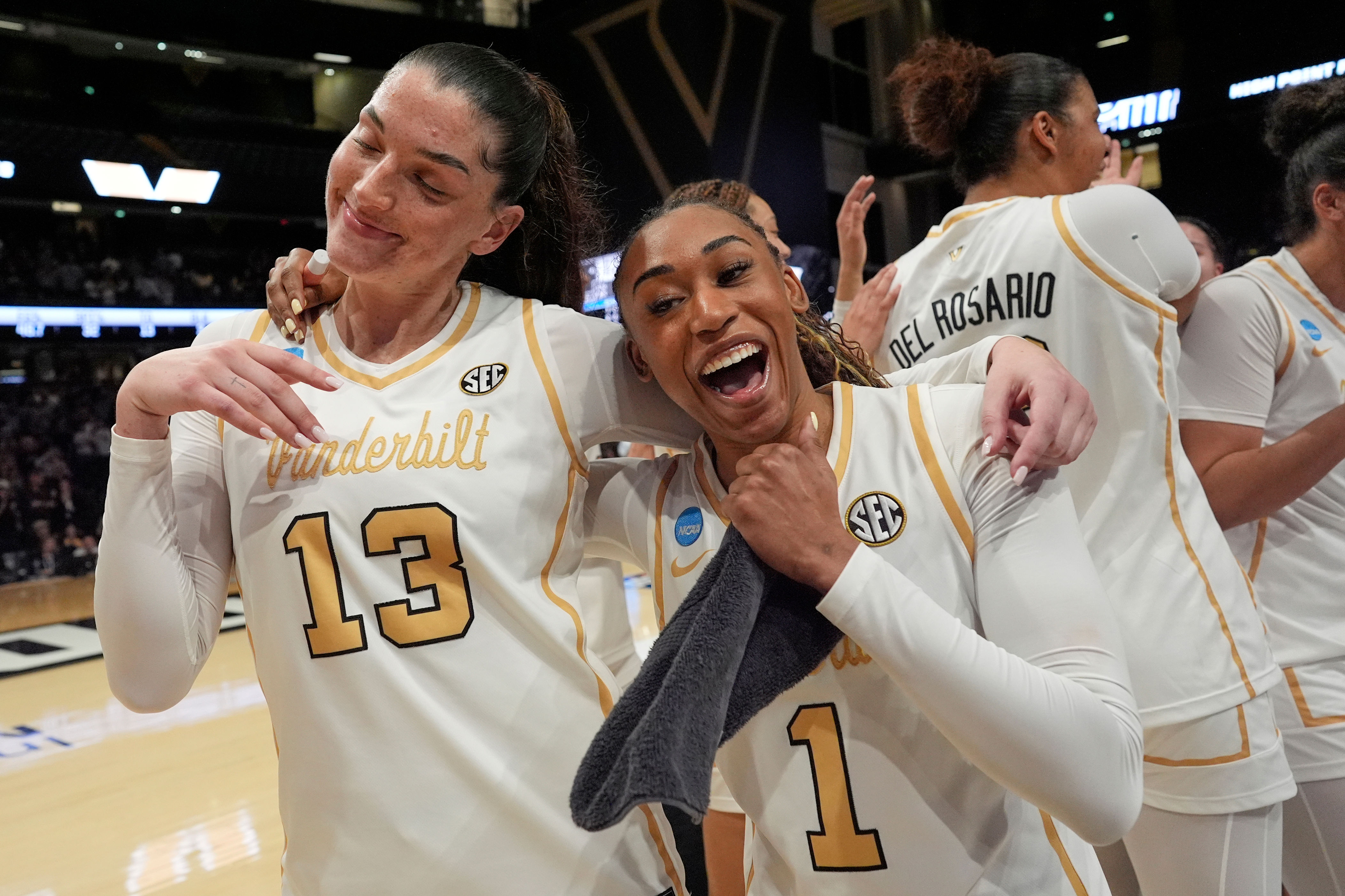 Blakes scores 30 as Vanderbilt women open March Madness routing High ...