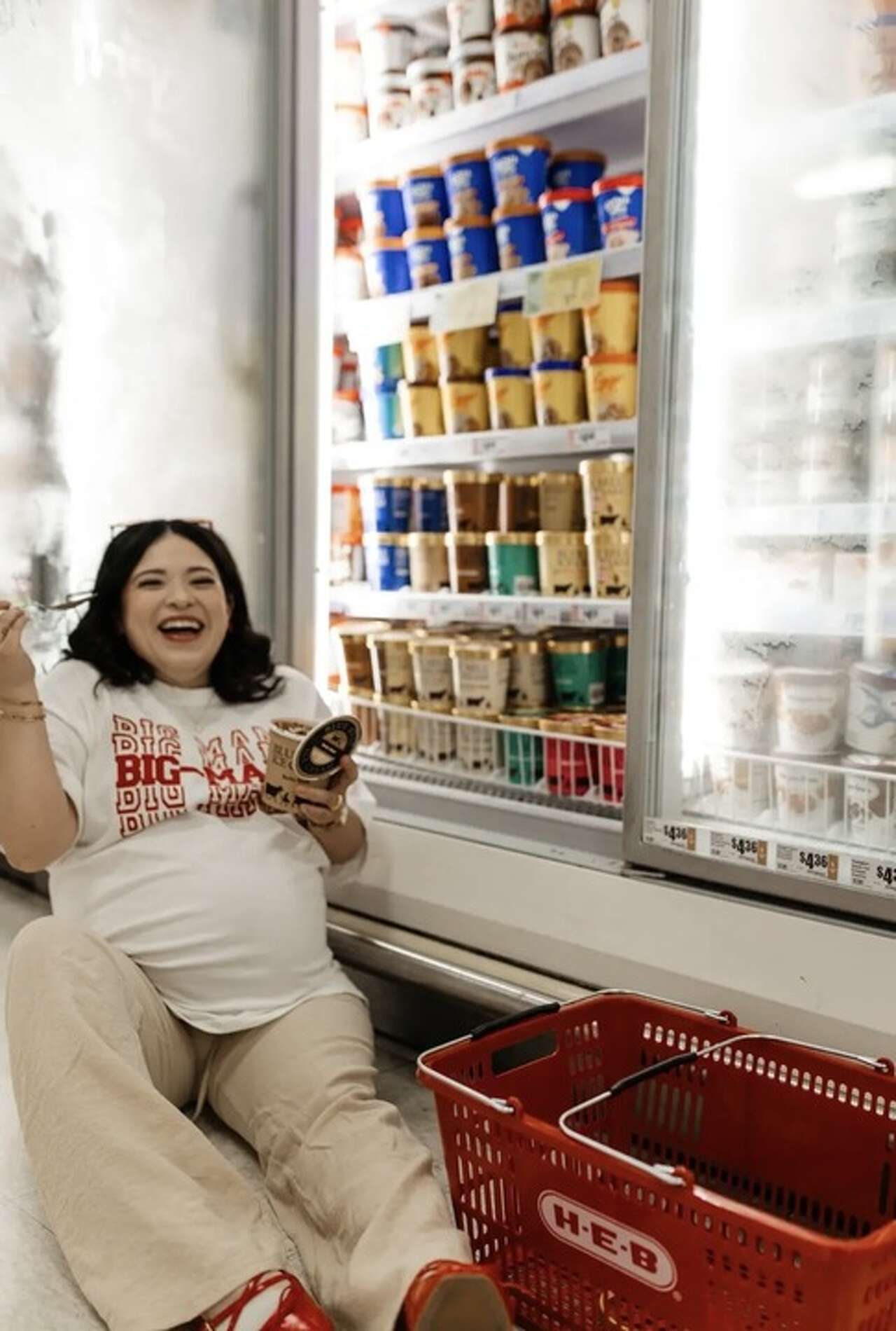 San Antonio mom goes viral after turning H-E-B trip into maternity ...