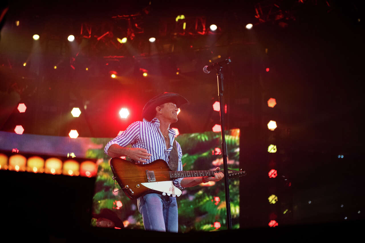 Tim McGraw Celebrates Country Music Hall Of Fame Induction With 70 037