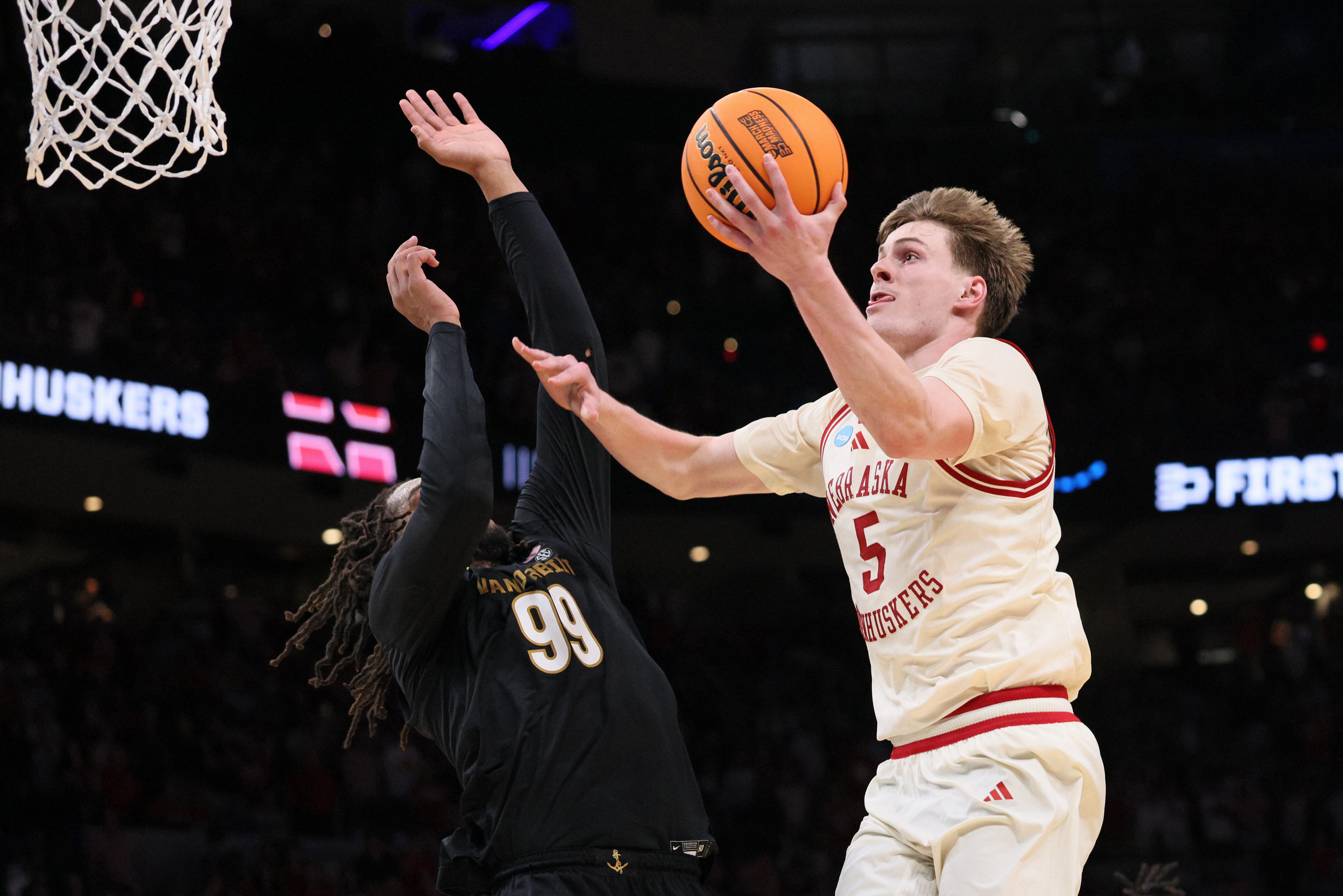 Nebraska edges Vanderbilt late to reach first-ever Sweet 16