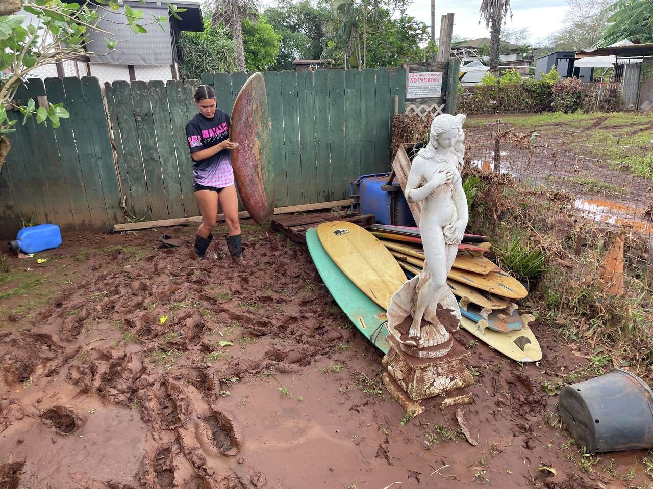It was like rapids: Couple recount harrowing escape from Oahu floodwaters<br><br>