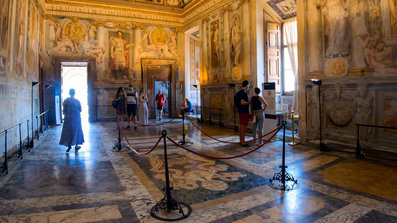 Vad finns inuti Castel Sant Angelo i Rom?