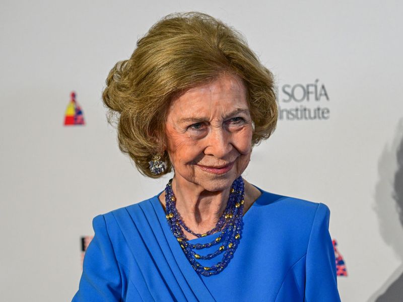 La reina Sofía, a su llegada a la entrega de los Premios Sophia a la Excelencia. (EFE)
