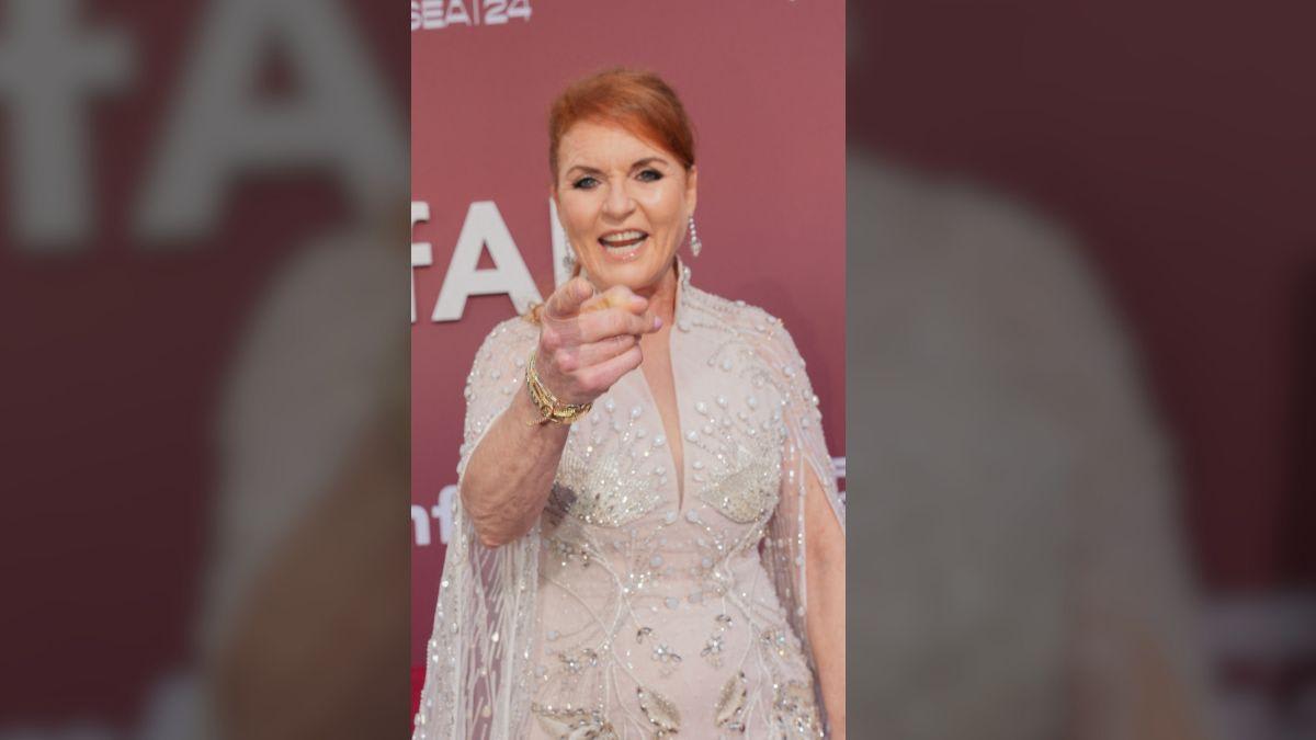 Royal family want to block Sarah Ferguson and ex-Prince Andrew from ...