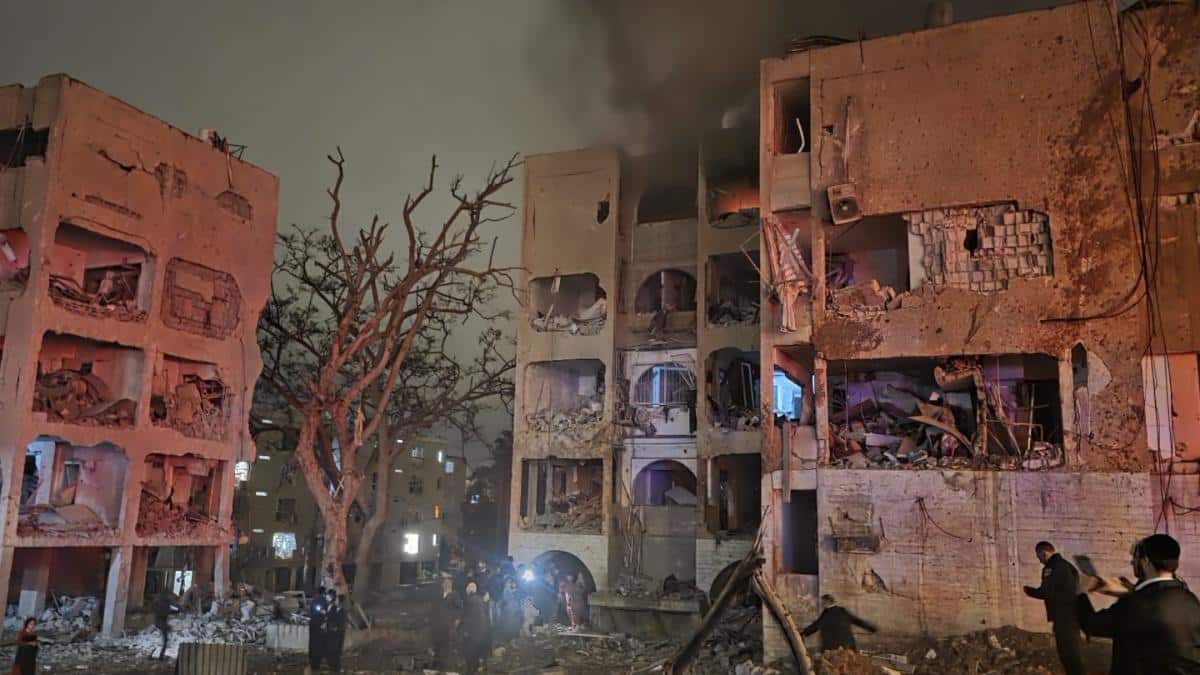 Iran warns of regional strikes after Trump issues 48-hour Strait of ...