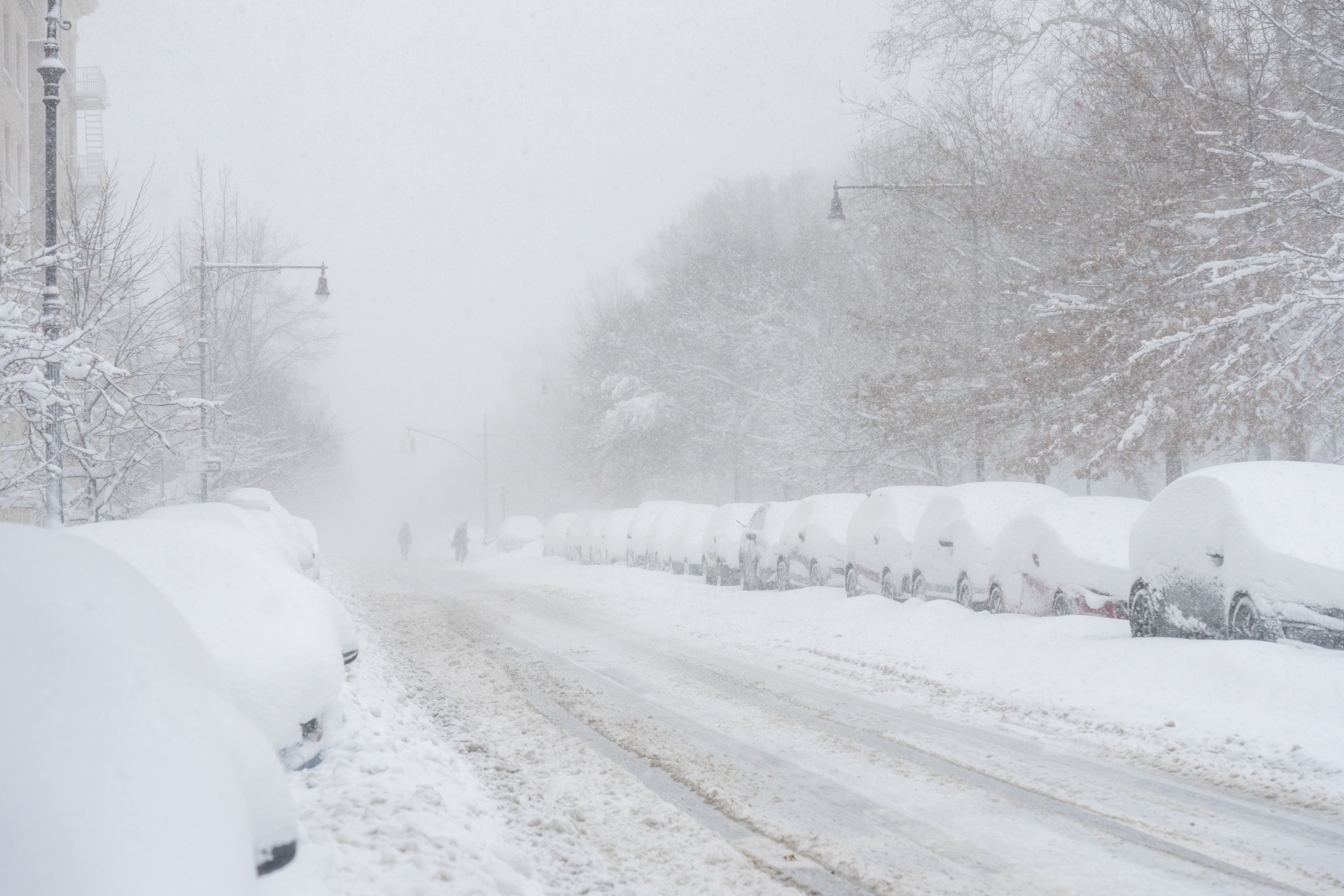 Heavy snow warning as up to 10 inches to strike — travel impossible<br>