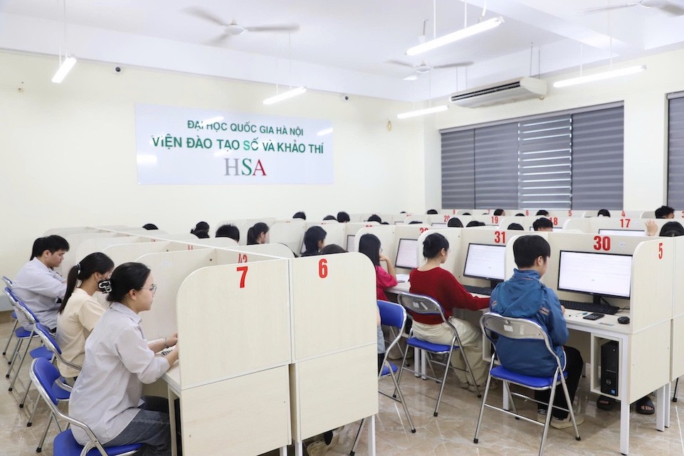 Thủ khoa 2 đợt thi đánh giá năng lực Đại học Quốc gia Hà Nội đạt 129 điểm