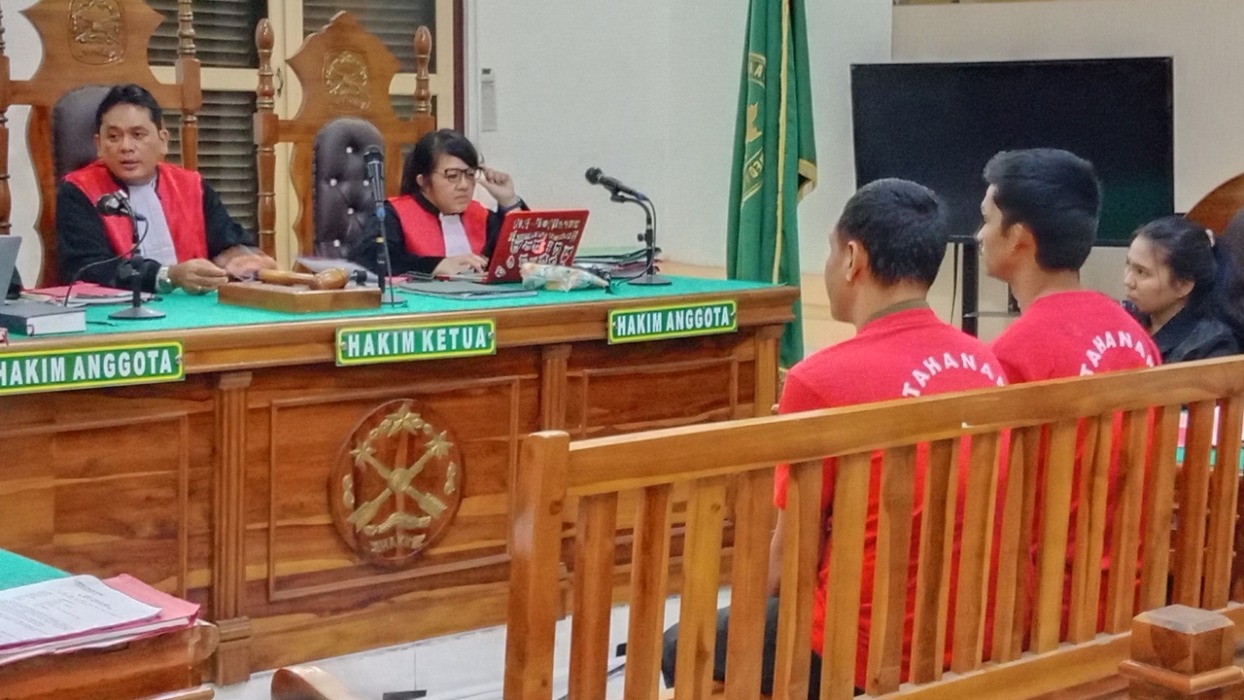 Dua pengedar ekstasi divonis 8 tahun penjara