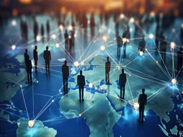 Mastering networking: Tips for introverts and extroverts alike