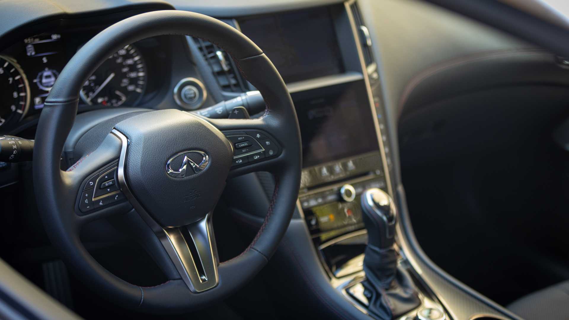 2022 infiniti red sport 400 screens