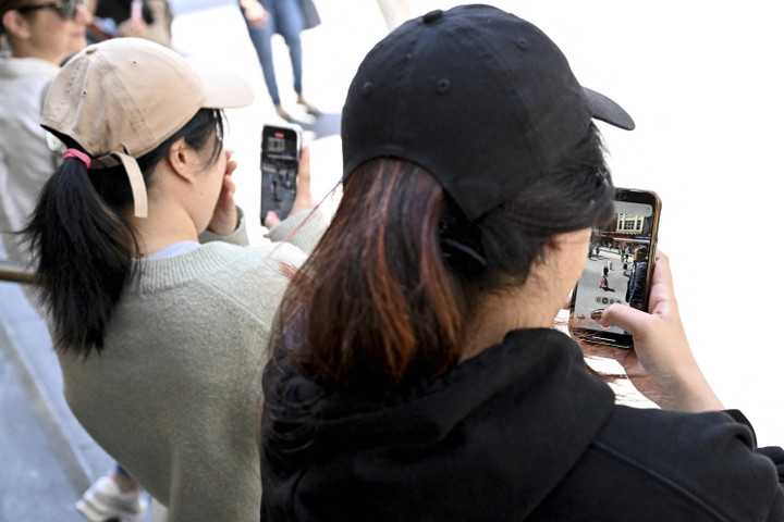 Remaja Australia Tetap Aktif di Media Sosial 3 Bulan Setelah Larangan, Platform Tak Periksa Usia