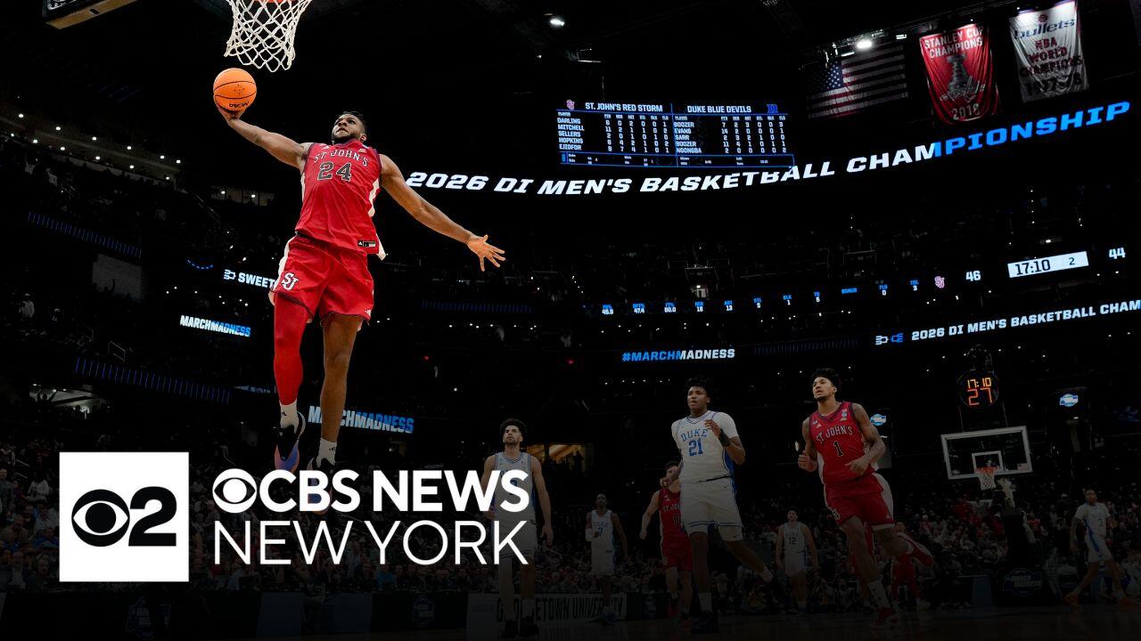 St. John's fans cheer team on in Sweet 16 game against Duke