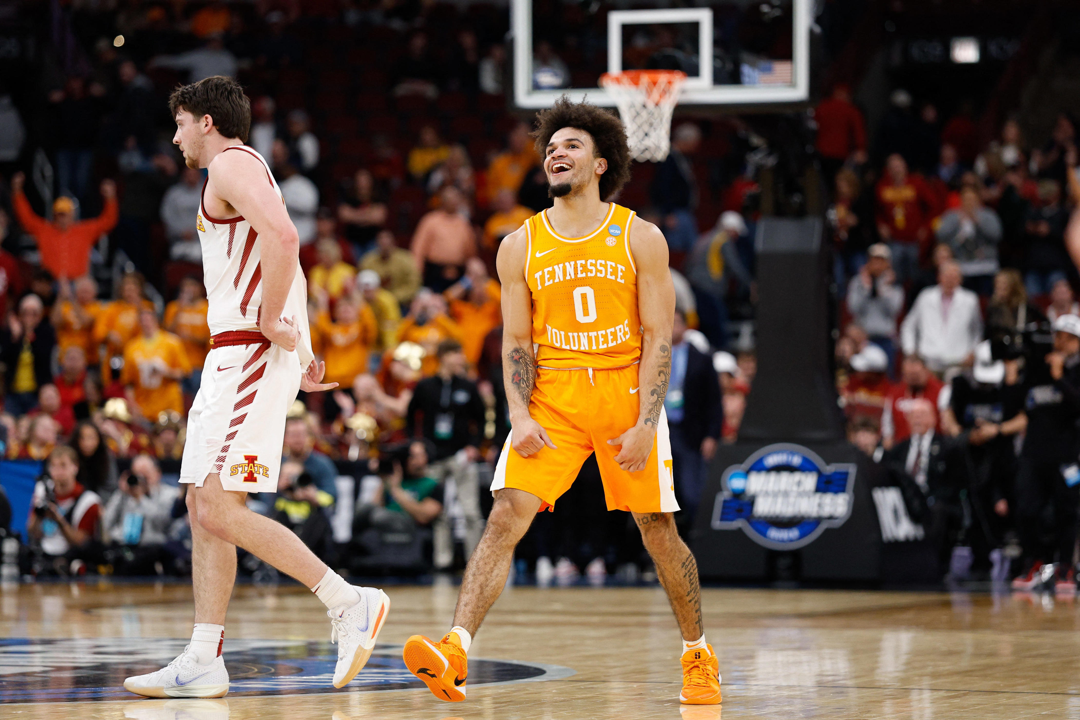 NCAA tournament roundup: Tennessee tops Iowa State, will face Michigan