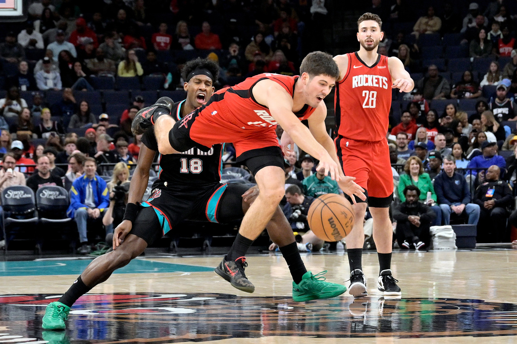 Durant scored 25 points and leads fourth-quarter push as Rockets beat ...