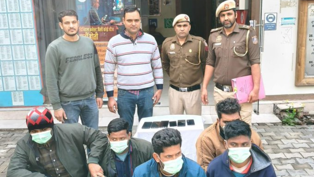 Delhi Police arrest 5 in Dubai-linked investment scam, Rs 12.22 lakh ...