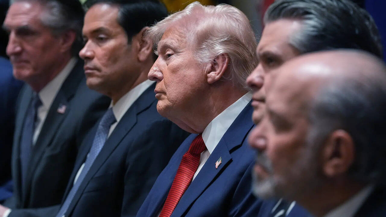 Trump's mixed messages create uncertainty in US strategy on Iran