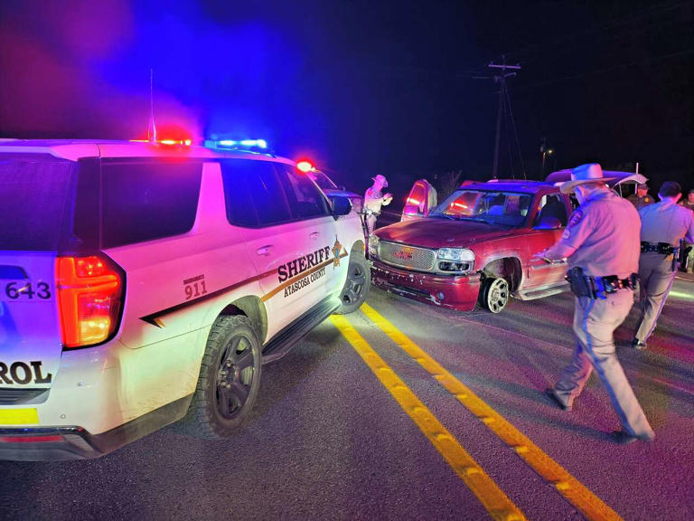 150-mile car chase ends with two smuggling arrests south of San Antonio
