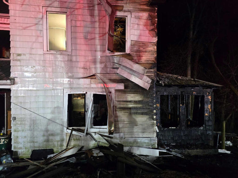 2 pets killed, 7 people displaced after weekend house fire