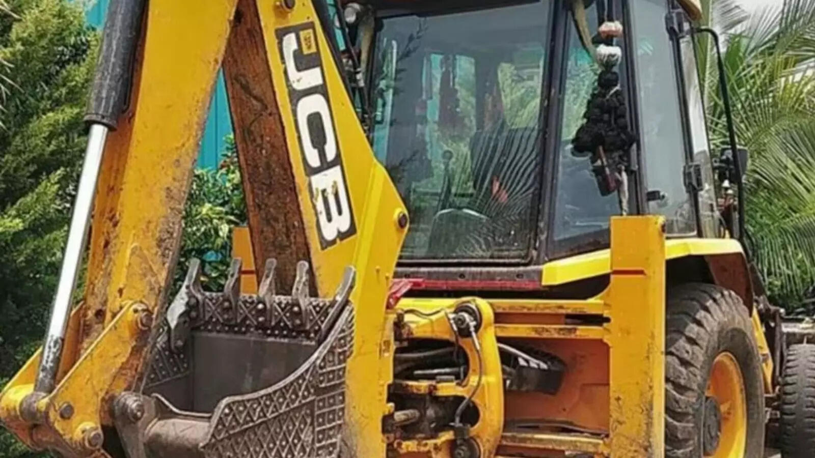Delhi man killed after being run over by JCB in Shakurpur; driver ...