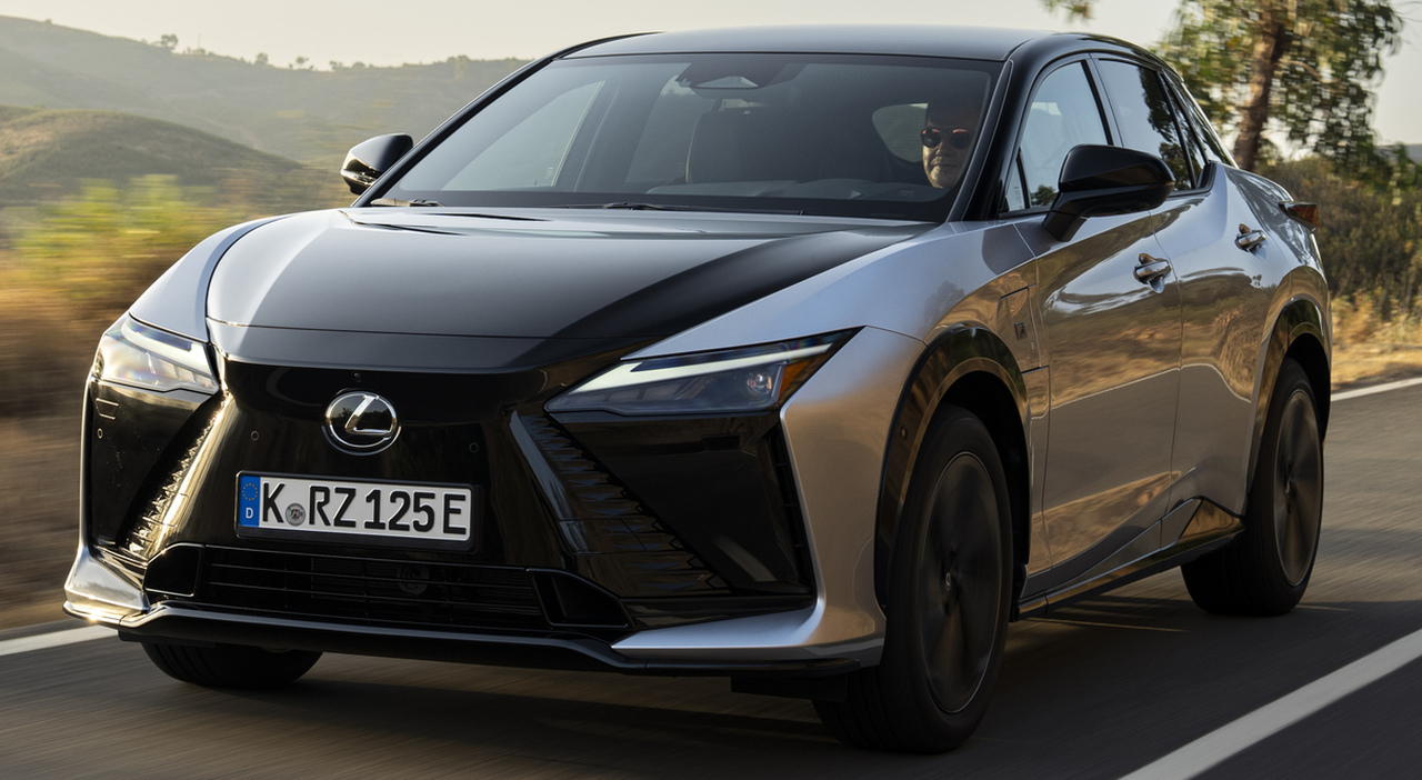 Lexus RZ è meglio di un aereo, cloche per un super sterzo. L’impianto è ...