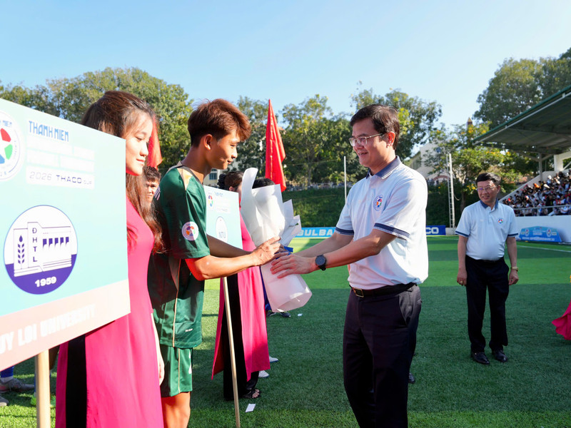 Bí thư thứ nhất T.Ư Đoàn dự lễ khai mạc giải bóng đá Thanh Niên sinh viên quốc tế