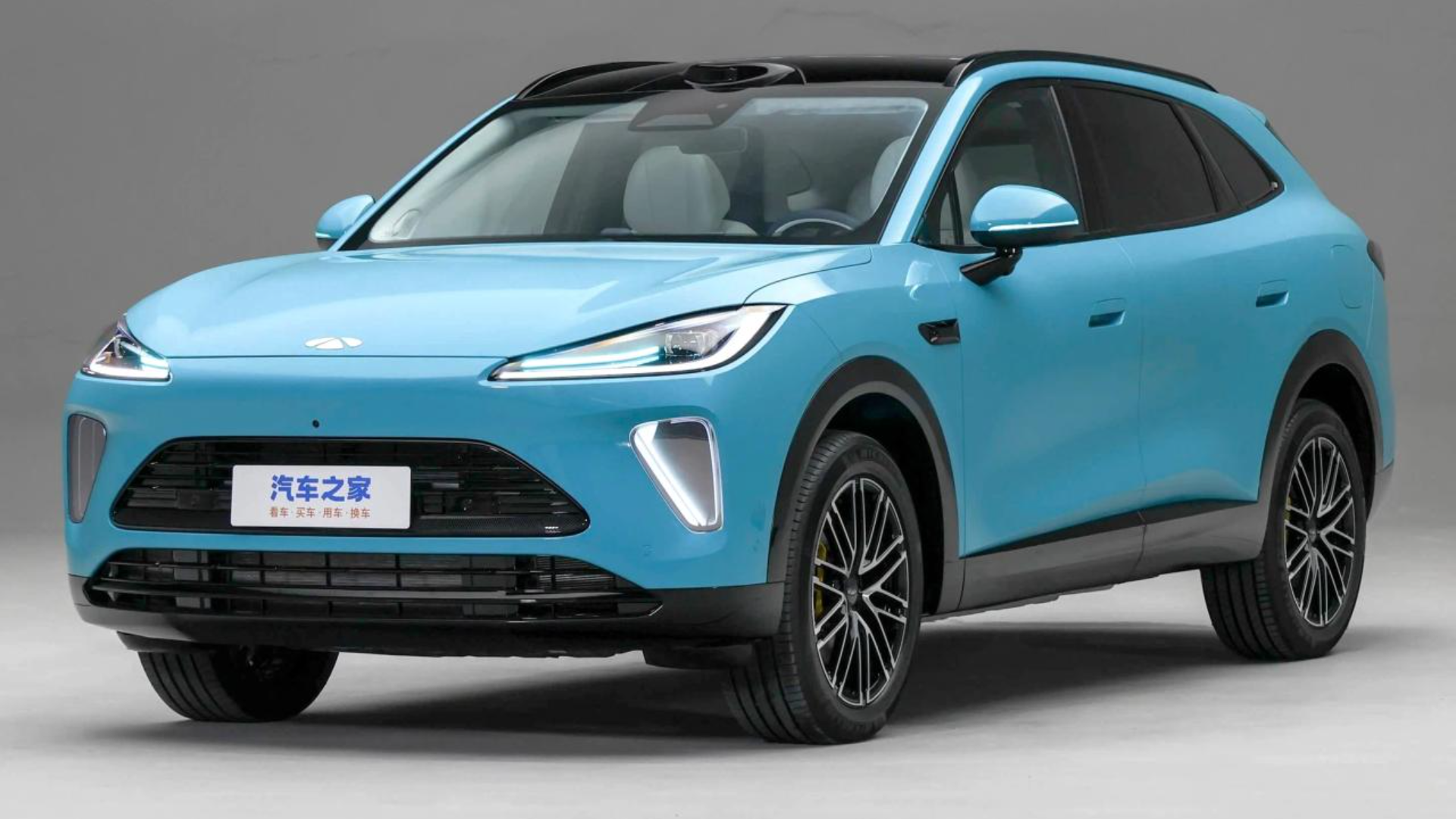 China’s automobile giant unveils 375 kW hybrid EV with 1,240-mile range ...