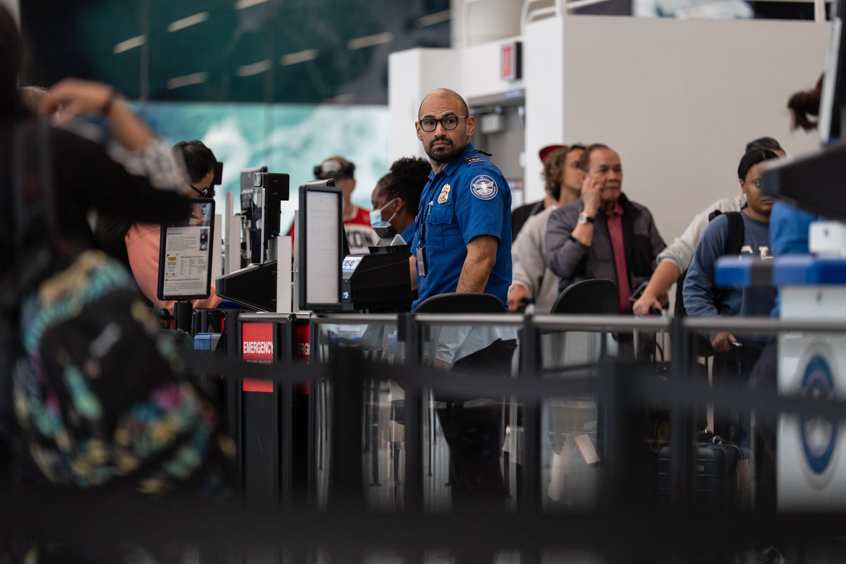 Bills to pay FAA and TSA workers during shutdowns get introduced but ...