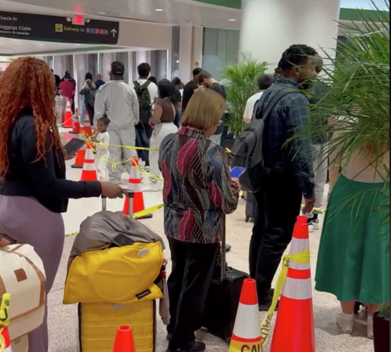Wait times at Houston's George Bush Intercontinental Airport drop below ...