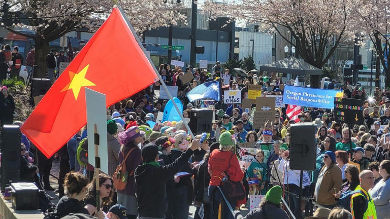 Photos: No Kings protests begin in Portland