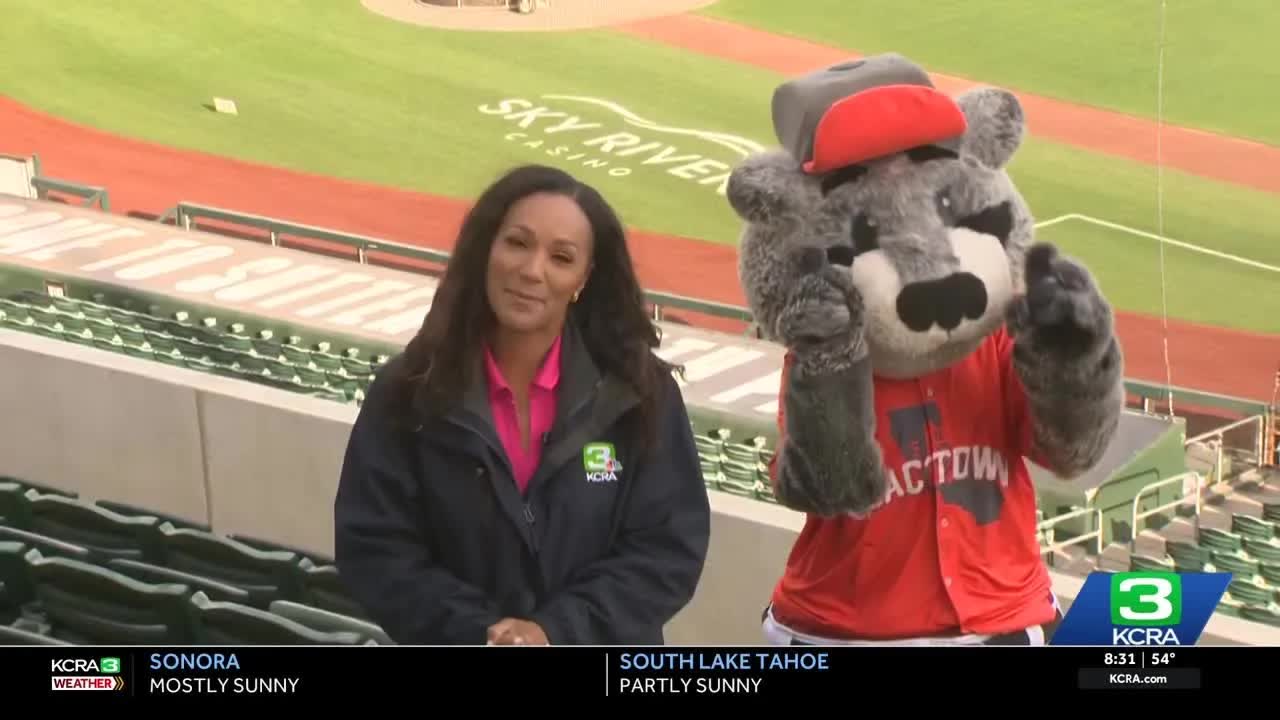 Dinger the mascot has fun on Sacramento River Cats' opening day
