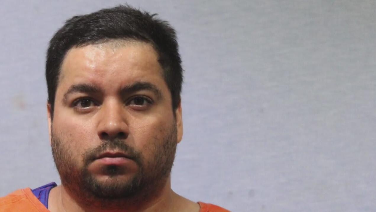 Man surrenders after deadly Garland grocery store stabbing, police say