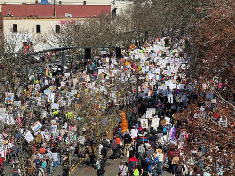 Photos: No Kings protests begin in Portland