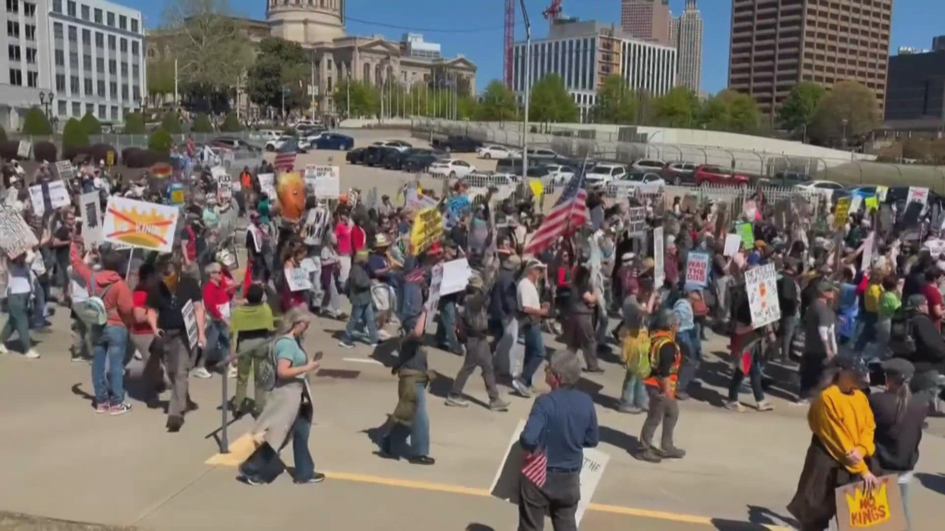Millions across US rebuke Trump in 'No Kings' protests